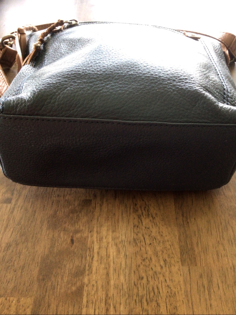The Sak Navy Leather Shoulder Bag with Tan Trim and Strap - Picture 7 of 11